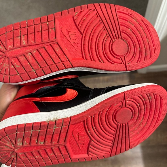 Nike Black and Red Sneakers - Picture 8 of 8